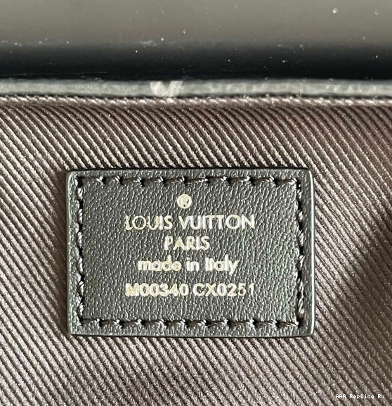 AAA Replica Ru POUCH MINI STEAMER VUITTON LOUIS 0818